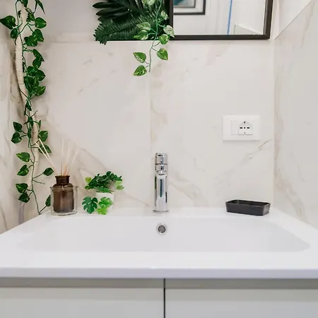 S&o - By Myhomeincomo Apartman *